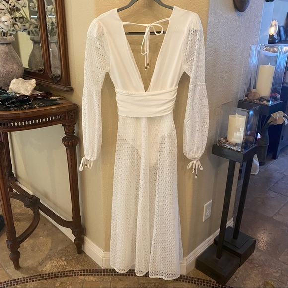 BANDIT AND THE BABE White Plunge Long Sleeve Beach Dress w/ Gold Accent-Large - Picture 6 of 10